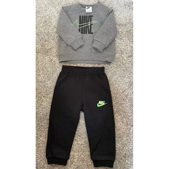 Nike Infant Boys 2 Piece Set Gray Sweatshirt Black Joggers 12M NWT's MSRP $48 - Picture 4 of 4